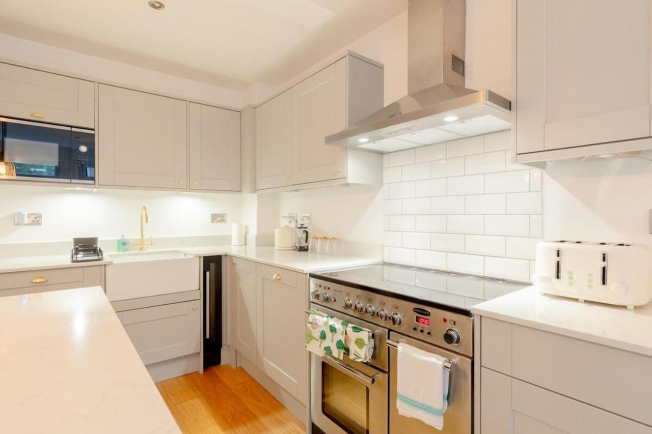 Newly Refurbished 2bd Flat - Wimbledon Village! Londres