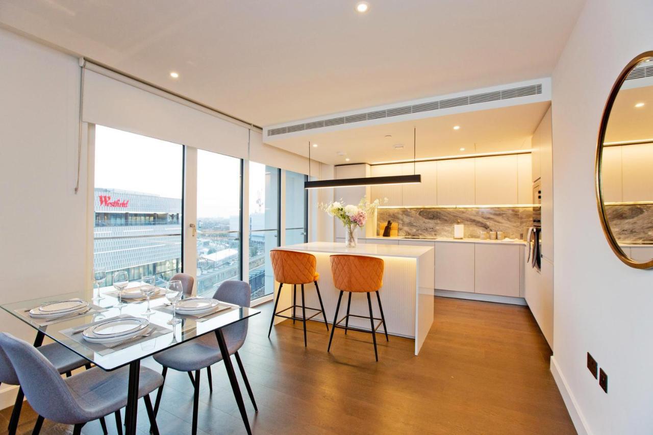 Fabulous Westfield 2 Bed Apartment
