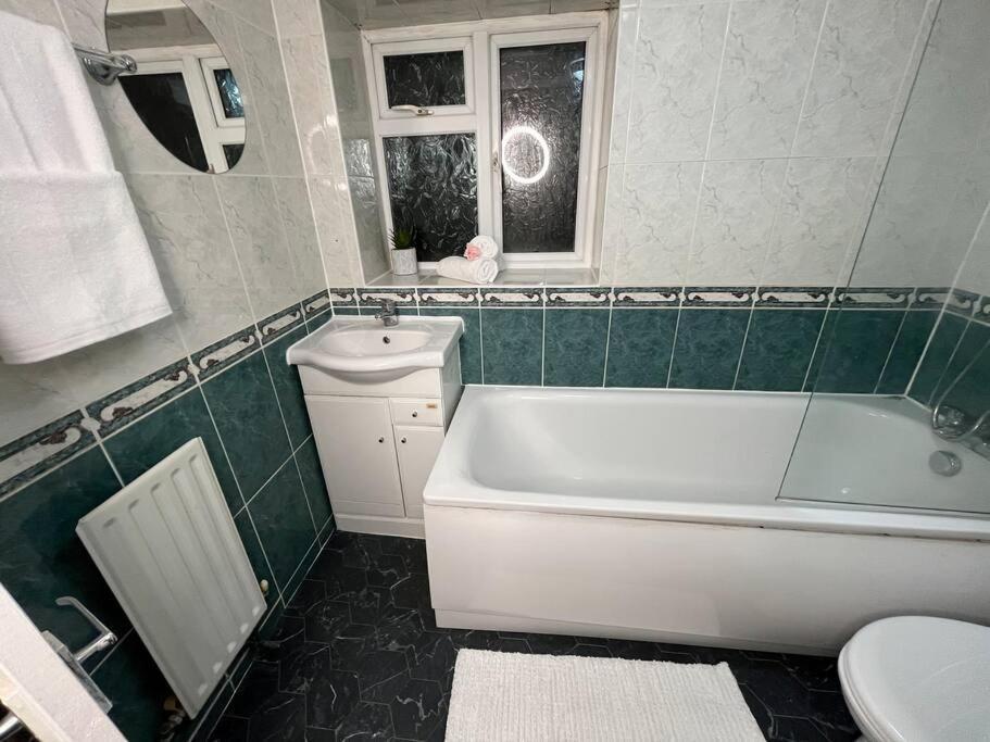 Modern With Stylish Terrace - Your Oasis! Apartamento Londres