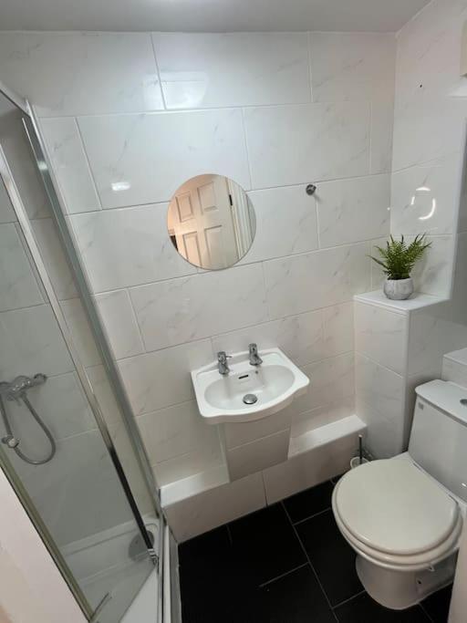Apartamento Modern & Stylish Haven In Heart Of