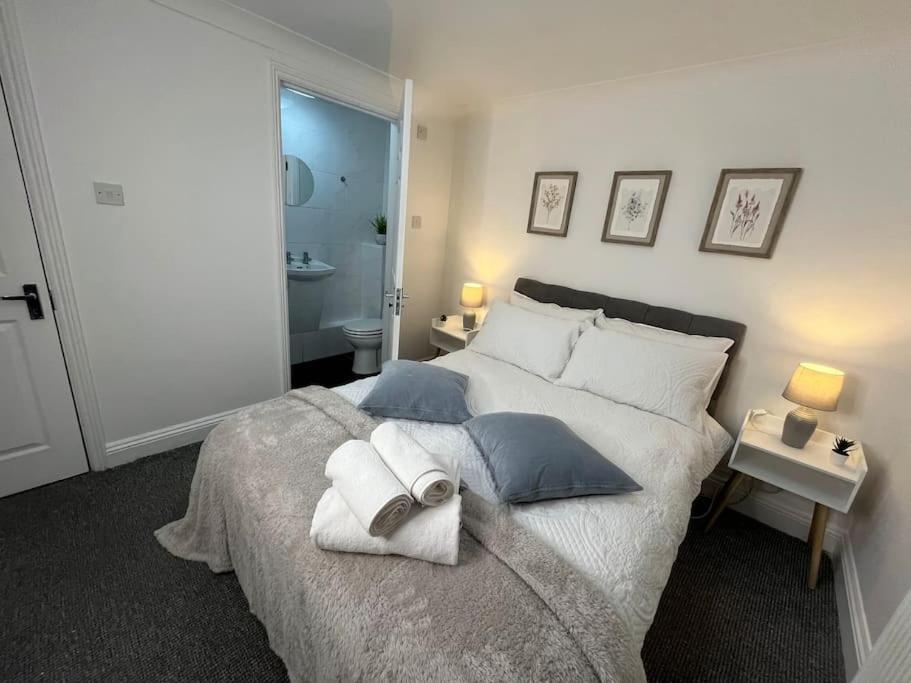 Apartamento Modern & Stylish Haven In Heart Of Londres