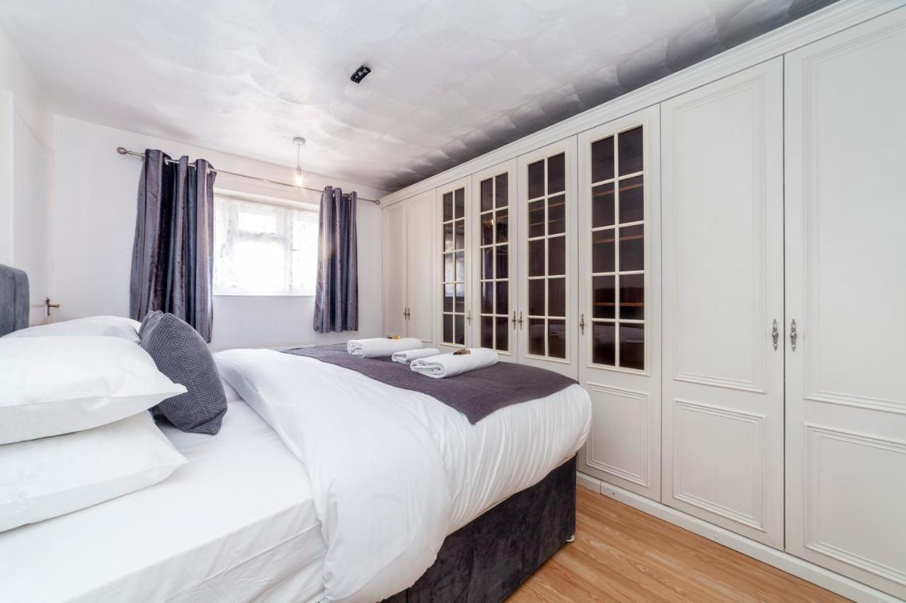 Hébergement de vacances Stunning 3 Bed House With Private Garden, Woolwich Londres