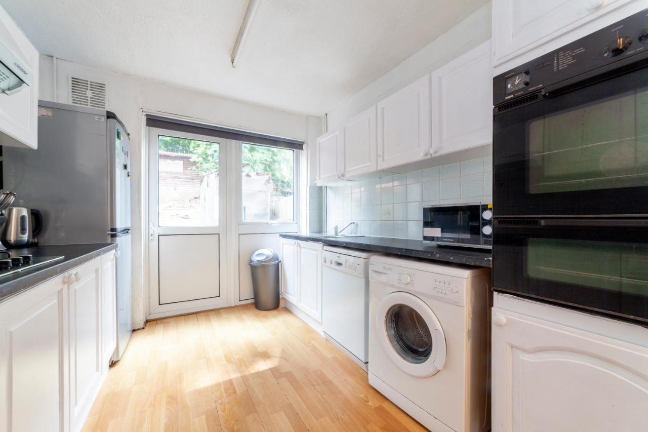 Hébergement de vacances Stunning 3 Bed House With Private Garden, Woolwich *