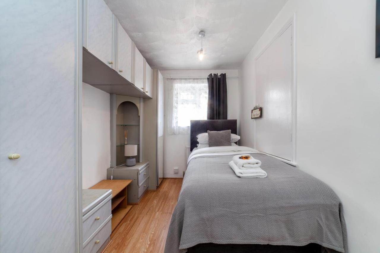 Stunning 3 Bed House With Private Garden, Woolwich Hébergement de vacances