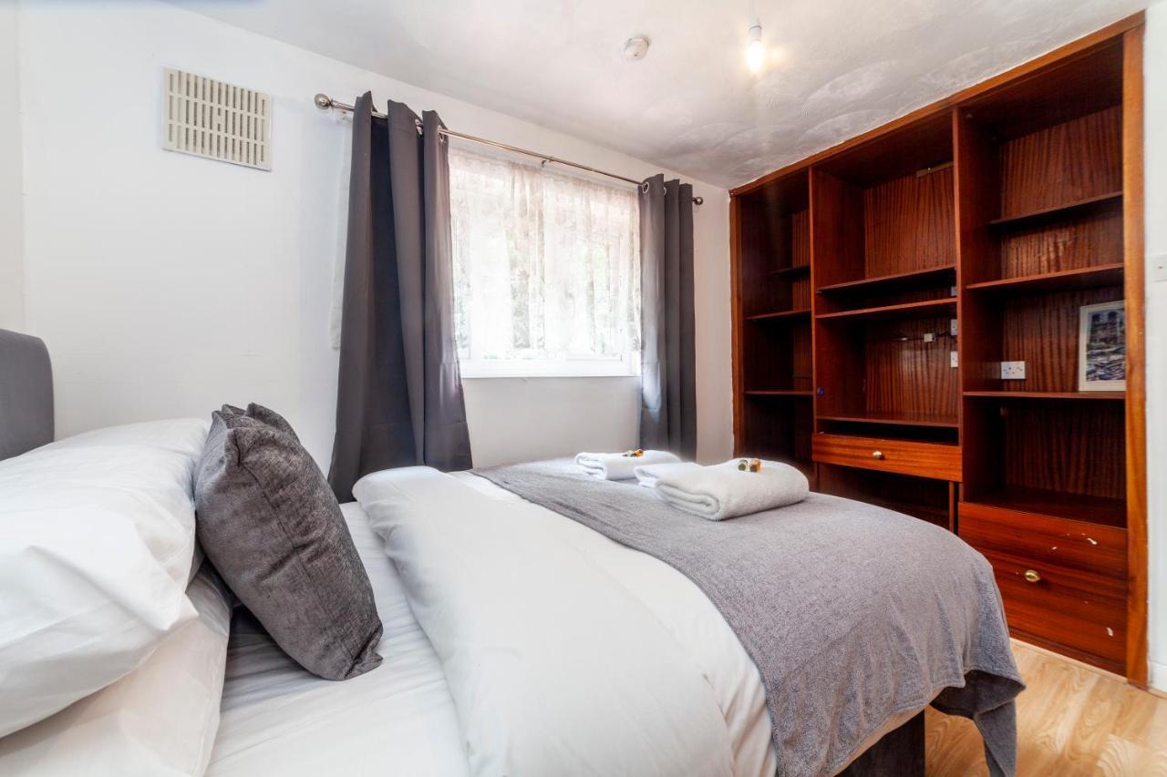 Hébergement de vacances Stunning 3 Bed House With Private Garden, Woolwich