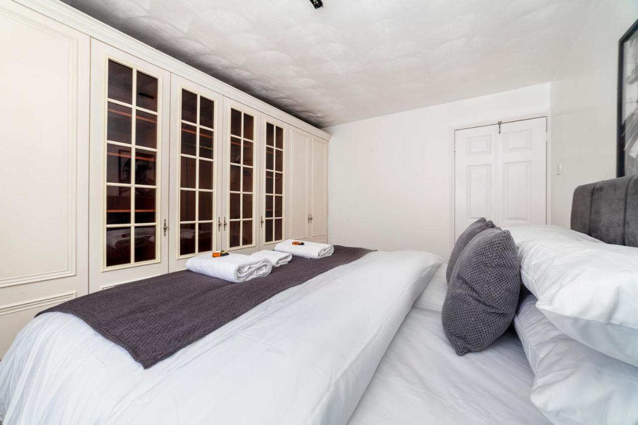 Stunning 3 Bed House With Private Garden, Woolwich Hébergement de vacances