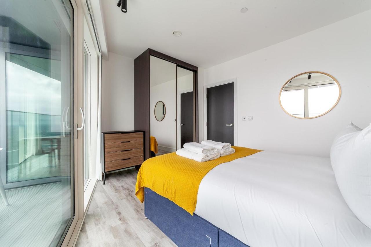 Sky-high North Acton Appartement
