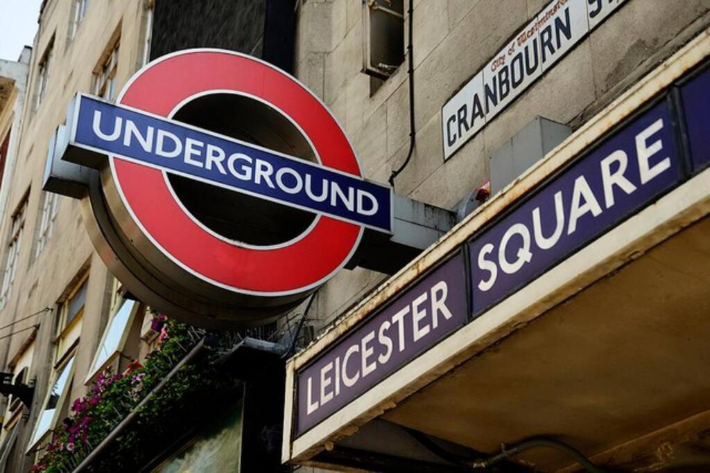 Apartment Chic In Leicester Sqaure! London