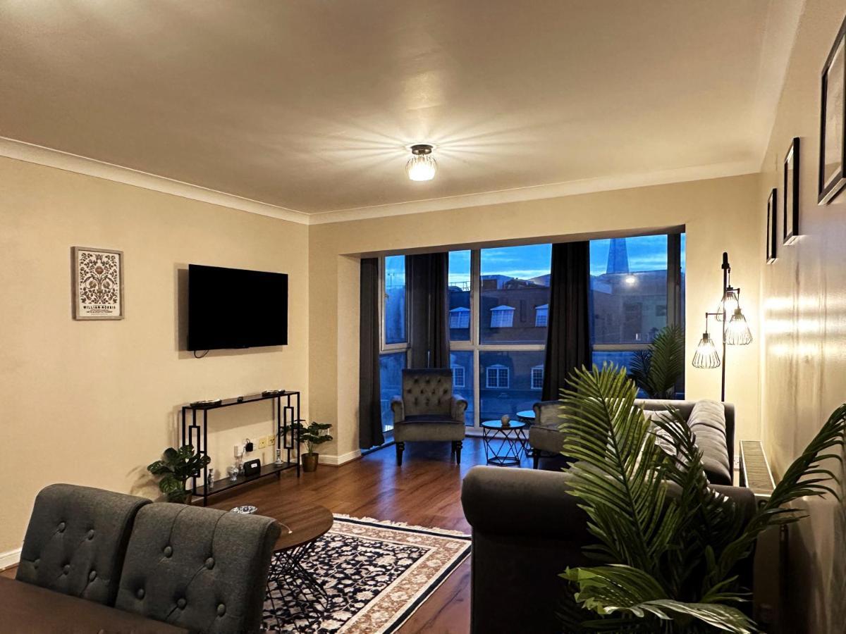 Tina Place In Tower Hill - 2 Double Beds, Max 4 People, Great Location In Apartment London