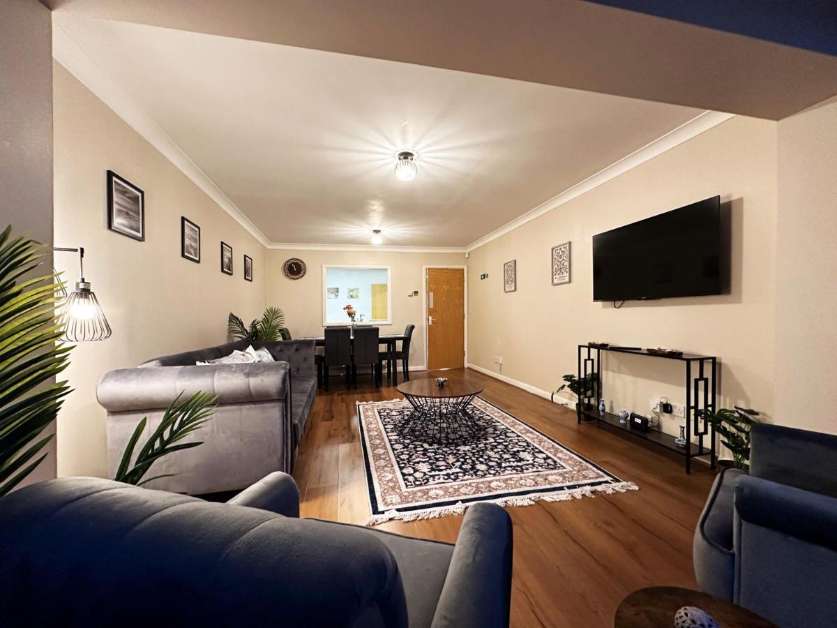 Tina Place In Tower Hill - 2 Double Beds, Max 4 People, Great Location In