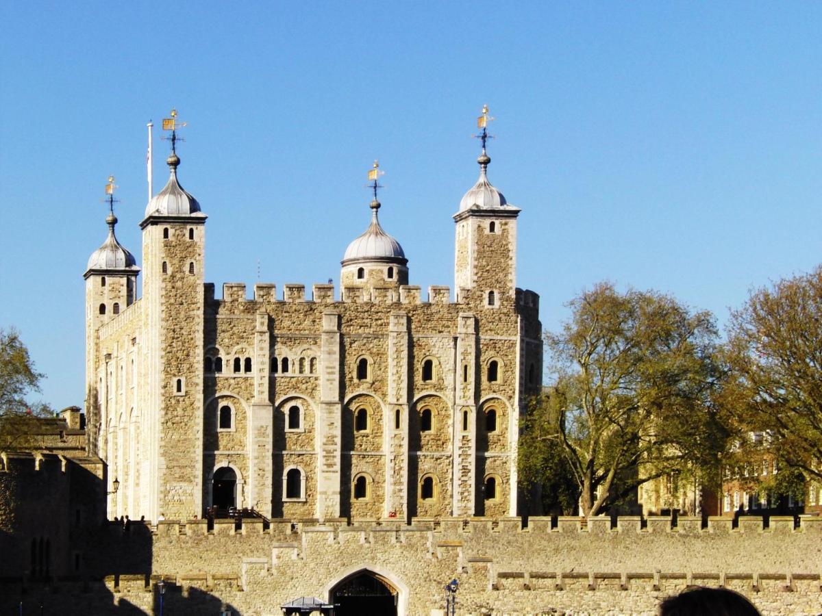Apartment Tina Place In Tower Hill - 2 Double Beds, Max 4 People, Great Location In