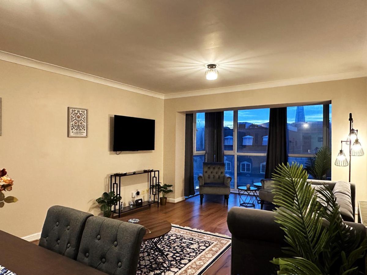 Tina Place In Tower Hill - 2 Double Beds, Max 4 People, Great Location In Appartement
