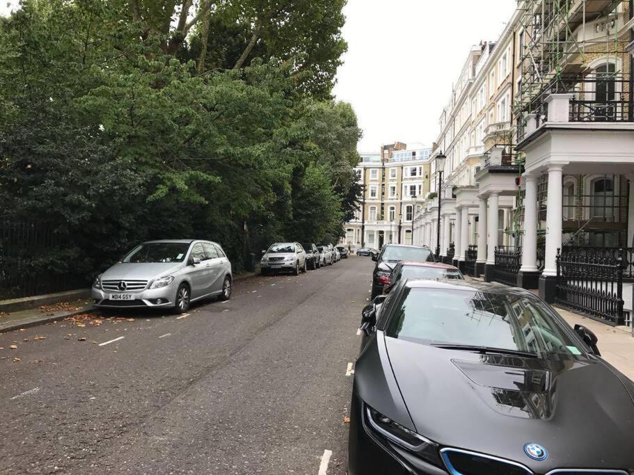 Stunning 2 Bed/2bath Flat In Heart Of Kensington Appartement Londres