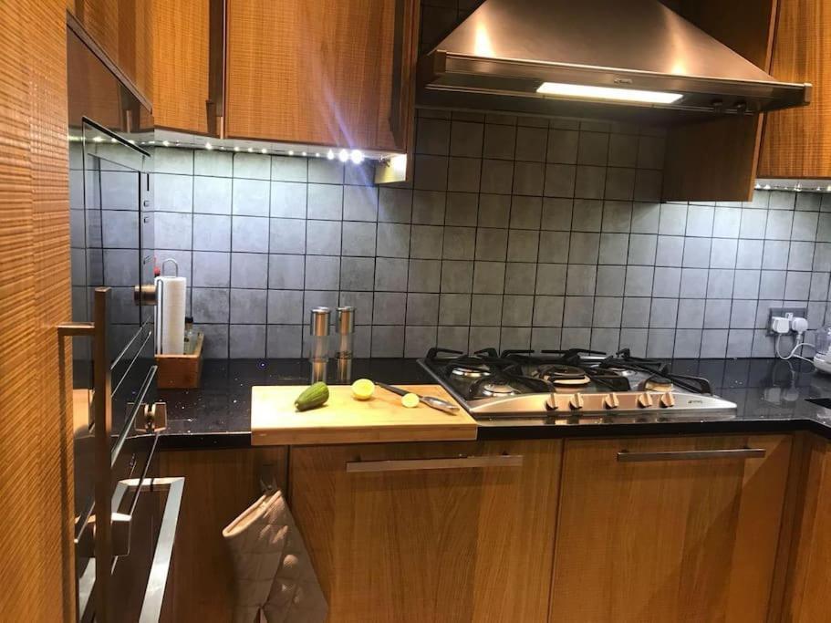 Appartement Stunning 2 Bed/2bath Flat In Heart Of Kensington Londres
