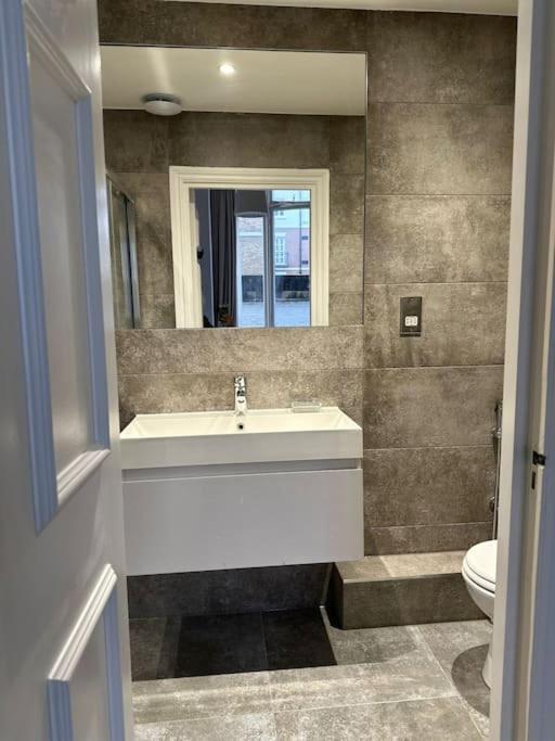 Appartement Stunning 2 Bed/2bath Flat In Heart Of Kensington