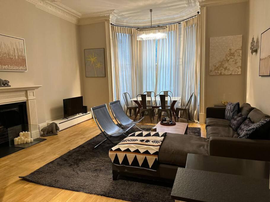 Stunning 2 Bed/2bath Flat In Heart Of Kensington * Londres