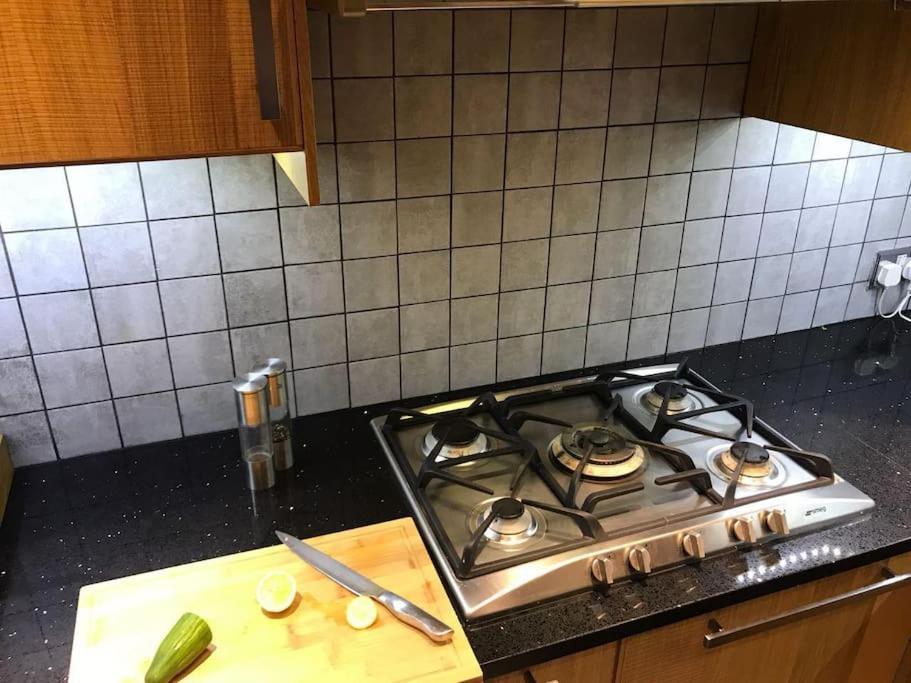 Appartement Stunning 2 Bed/2bath Flat In Heart Of Kensington Londres
