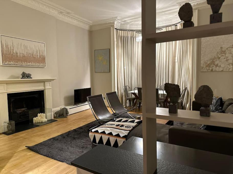 Stunning 2 Bed/2bath Flat In Heart Of Kensington Londres