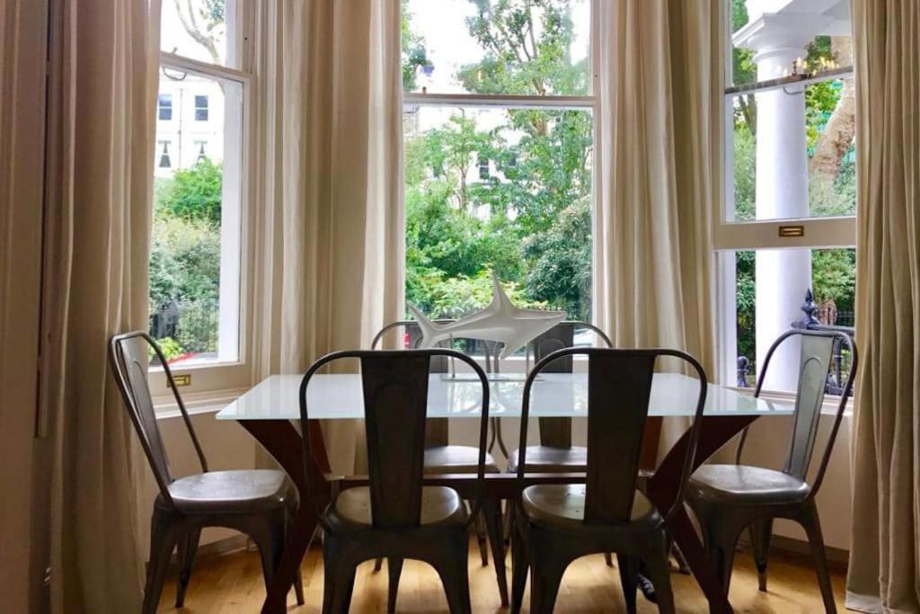 Stunning 2 Bed/2bath Flat In Heart Of Kensington