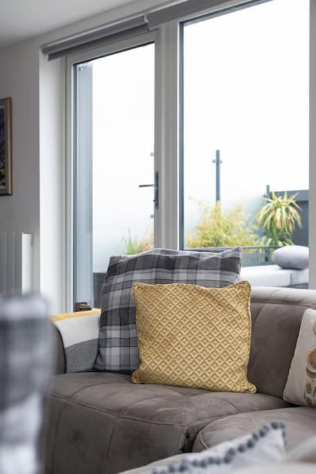 Finsbury Park Penthouse: Luxe Living Apartment