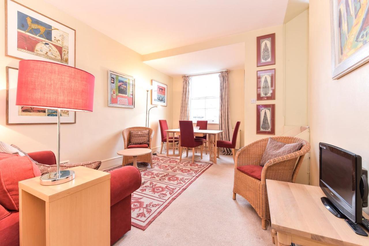 Smart Flat Near Pimlico Tube Londen