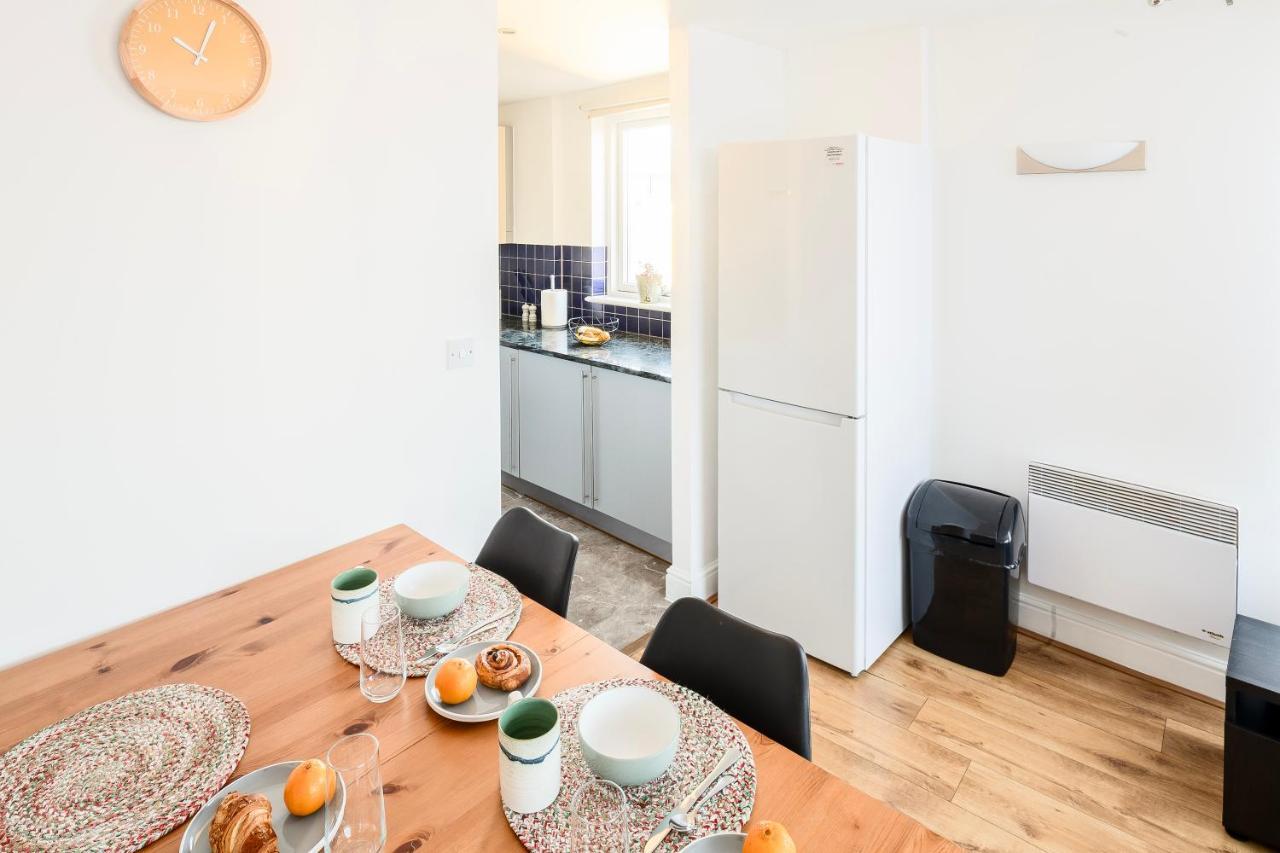 The Bright Flat In Whitechapel London