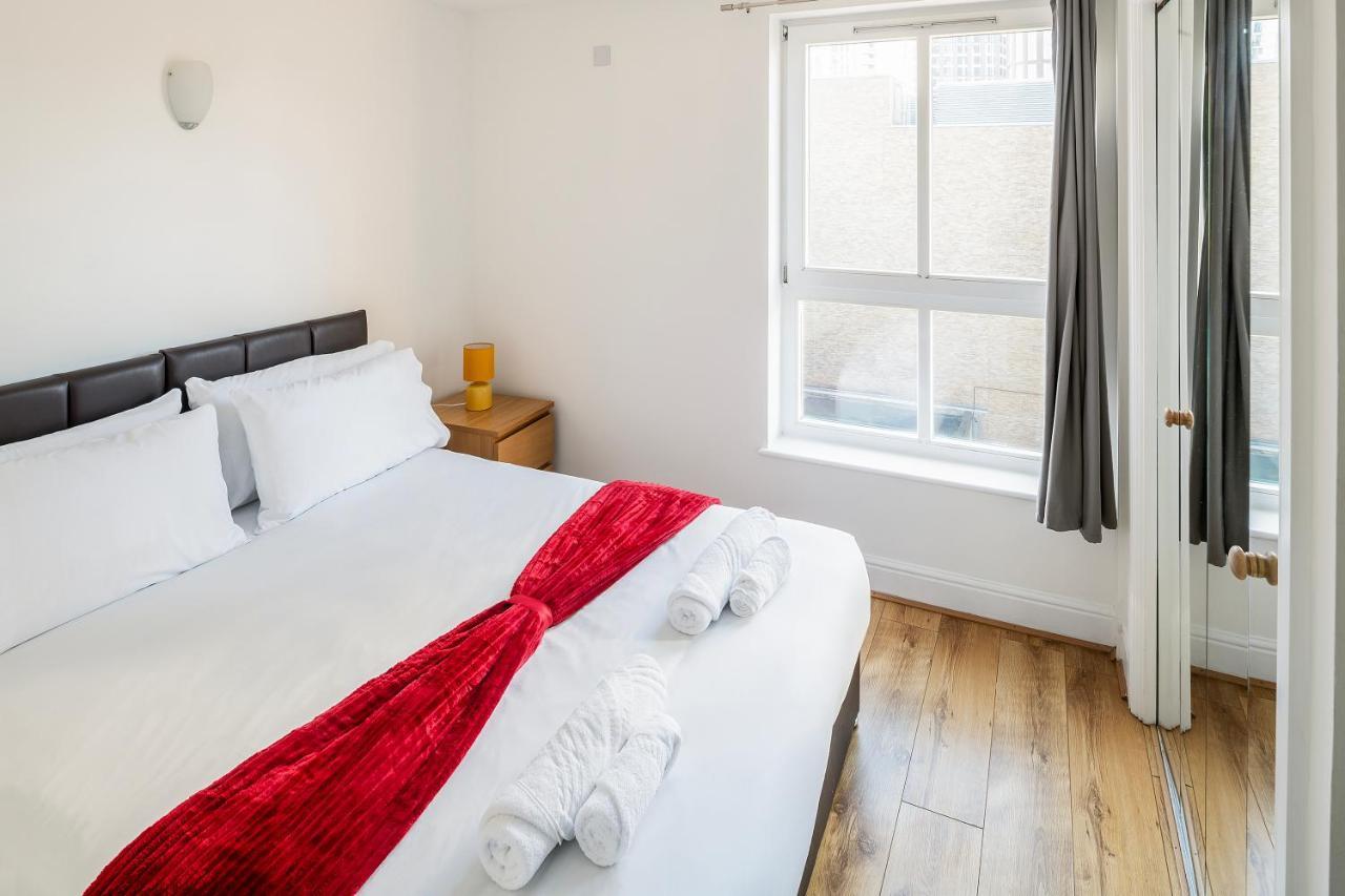 The Bright Flat In Whitechapel *