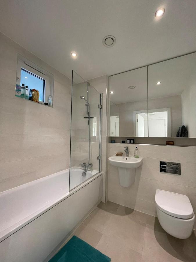 Bright 1bd Flat Wbalcony - Heart Of Brixton! *