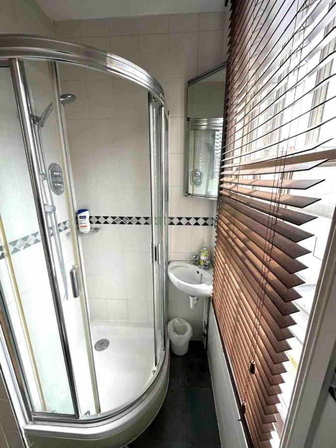 Quarto em Acomodações Particulares In Of - Fulham *
