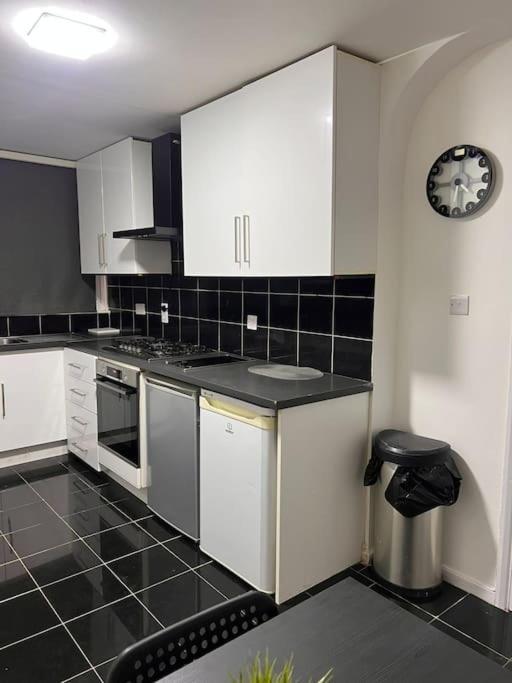 Stunning 2 Bedroom Duplex In The Heart Of * Londres