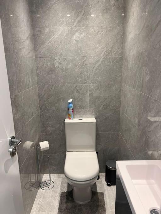 Stunning 2 Bedroom Duplex In The Heart Of Londres