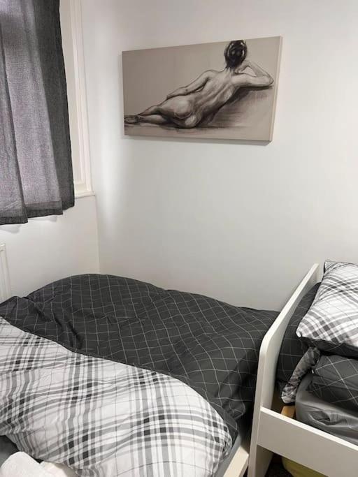 Stunning 2 Bedroom Duplex In The Heart Of *