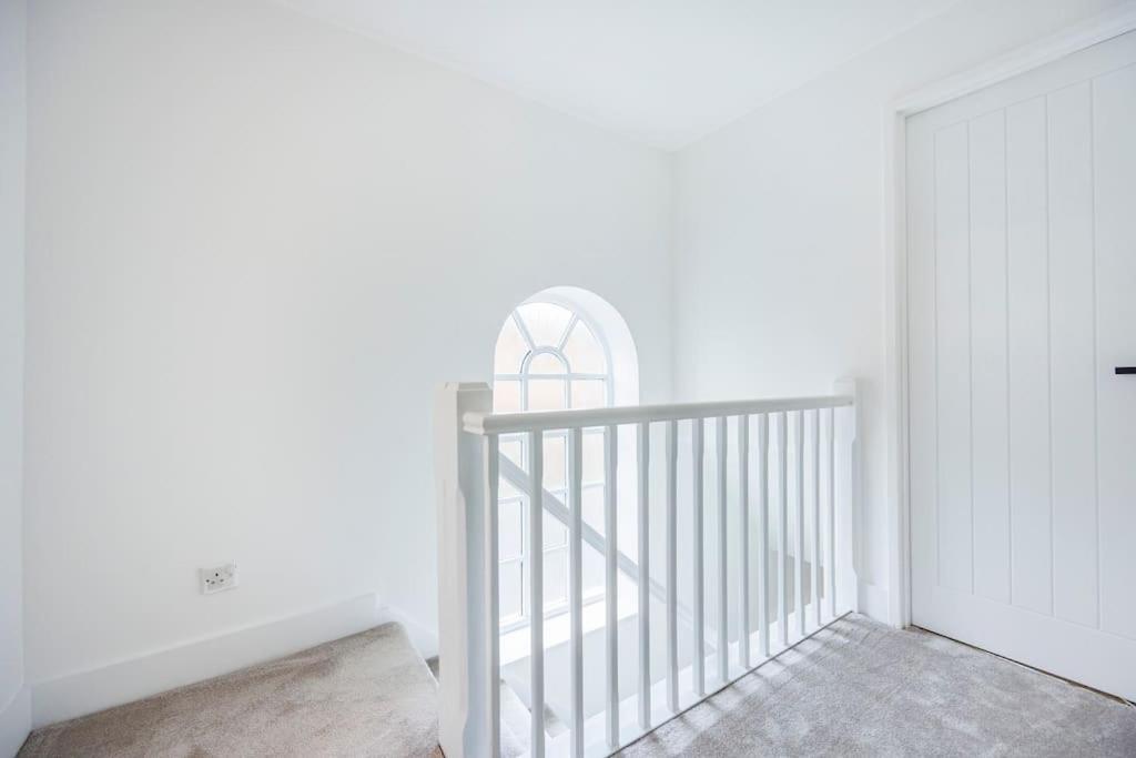 Stylish 3-bed East Contractors Parking Sleeps 5 Near Excel Casa de Férias *