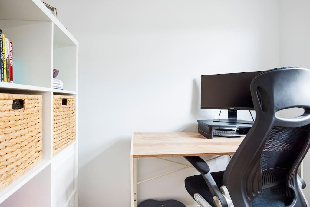 Casa de Férias Stylish 3-bed East Contractors Parking Sleeps 5 Near Excel Londres
