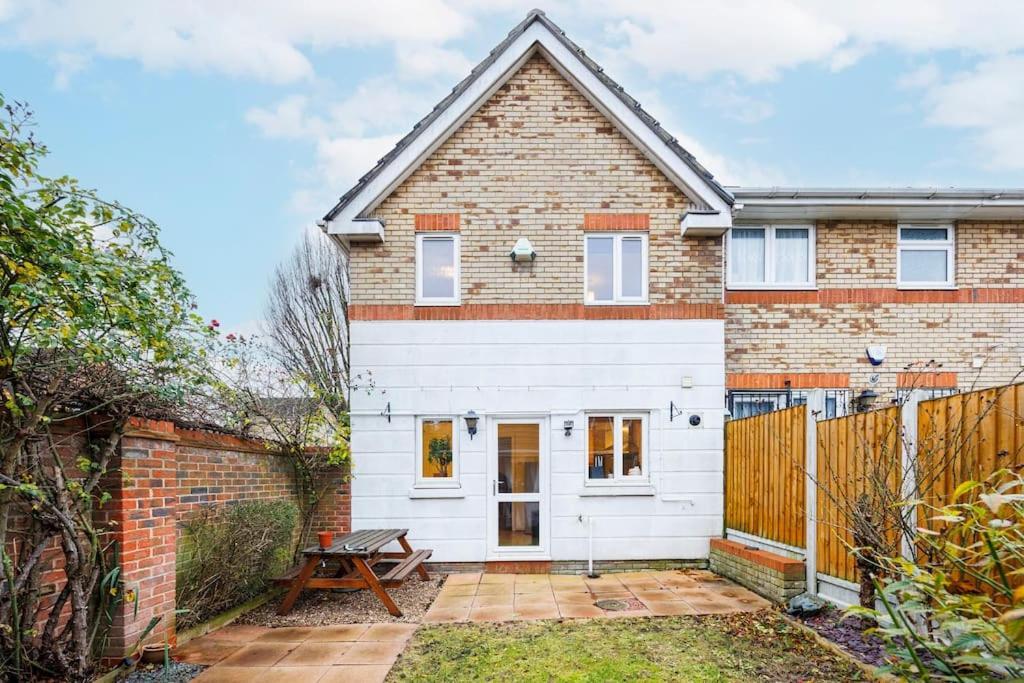 Stylish 3-bed East Contractors Parking Sleeps 5 Near Excel Casa de Férias *
