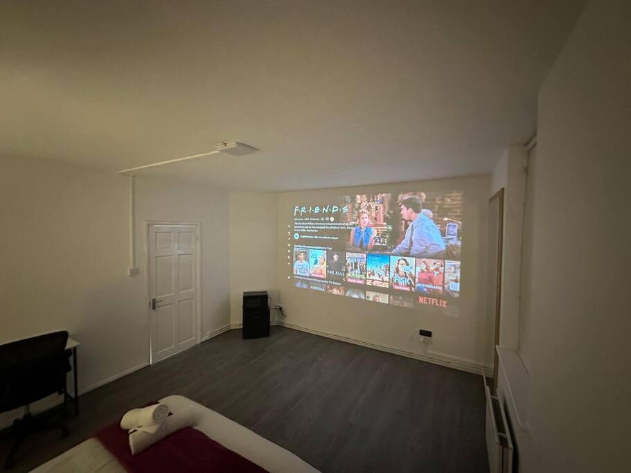 Super Double Bedroom Zone 1 Londres