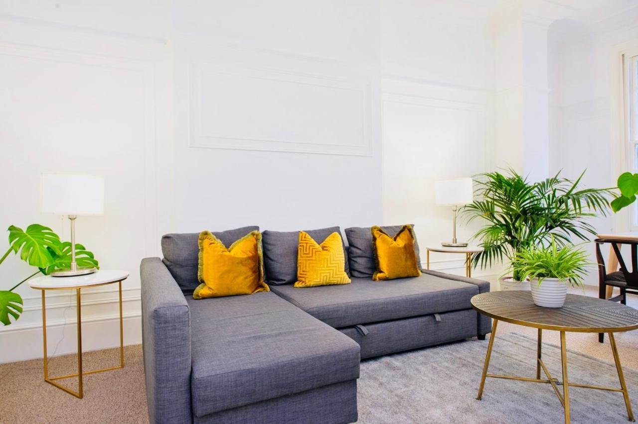 Spacious & Charming Garden Flat -zone 2- Great For Access * Londres