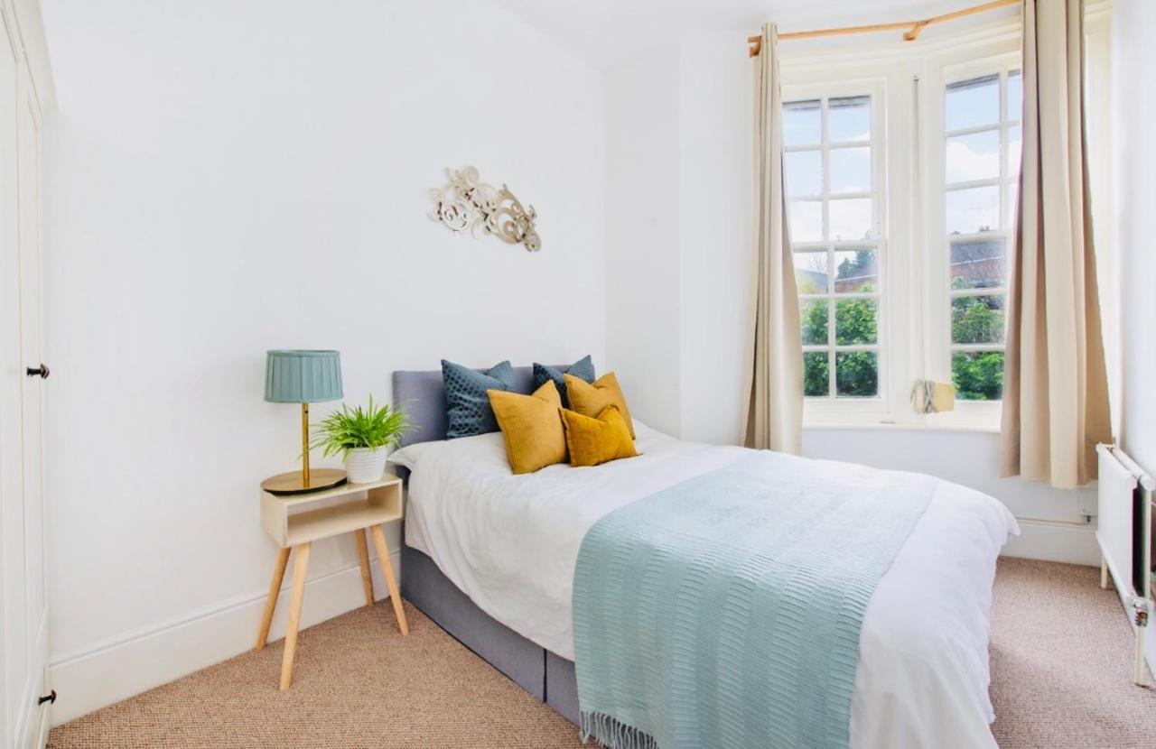 Spacious & Charming Garden Flat -zone 2- Great For Access