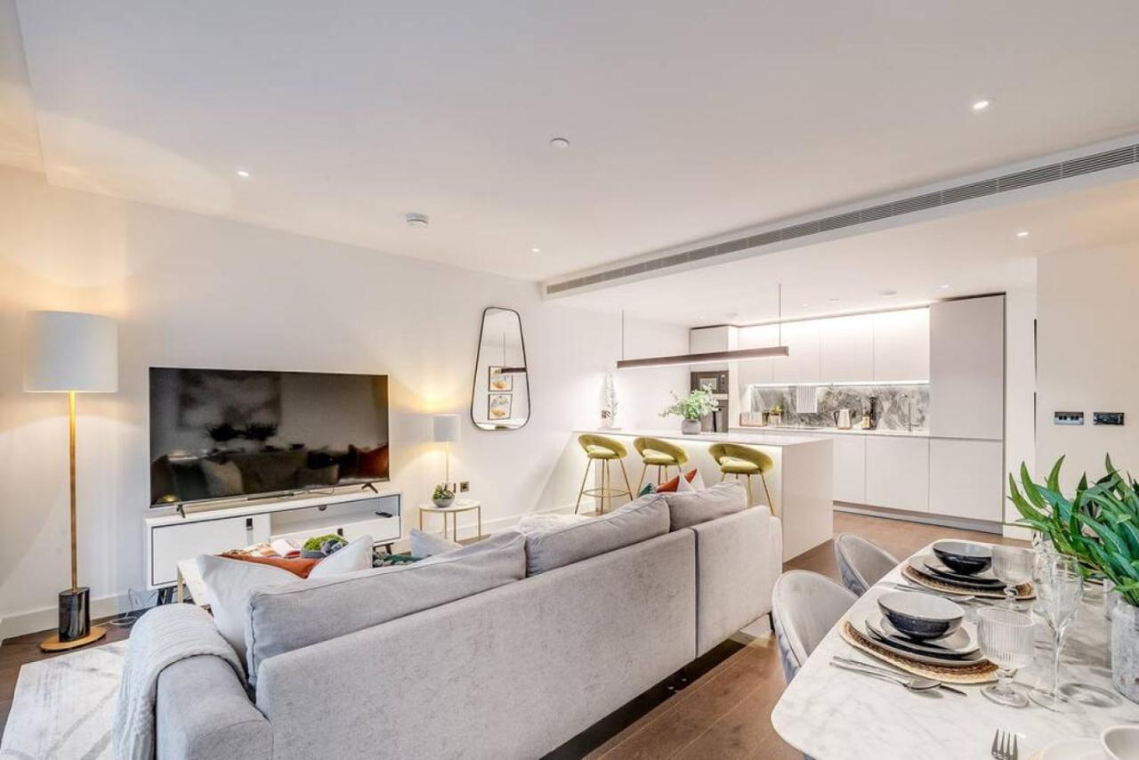 Appartement Sleek 2br Hideaway Balcony Near Westfield Londen