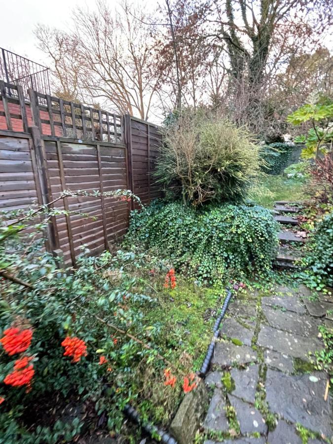 Spacious & Charming Garden Flat -zone 2- Great For Access *