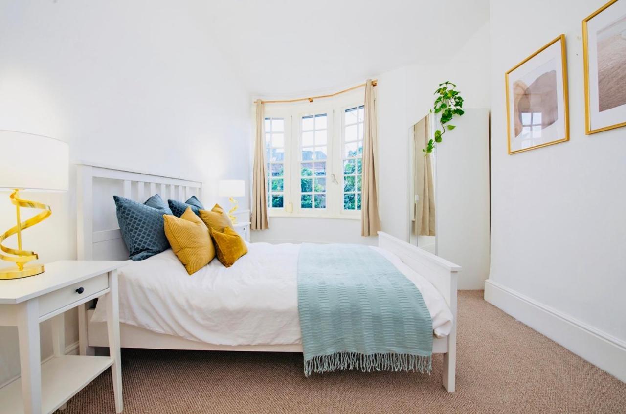 Spacious & Charming Garden Flat -zone 2- Great For Access *