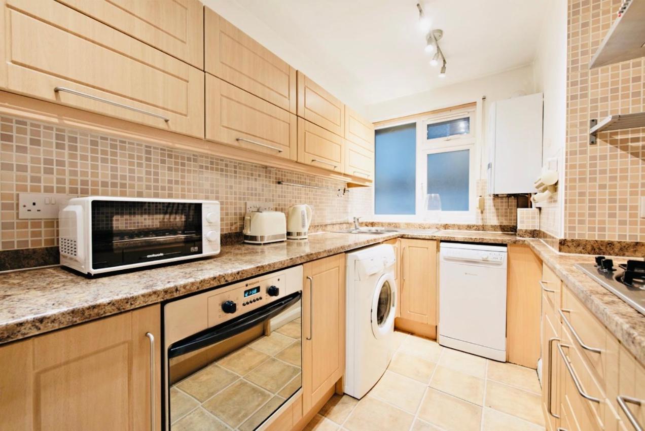 Apartamento Spacious & Charming Garden Flat -zone 2- Great For Access *