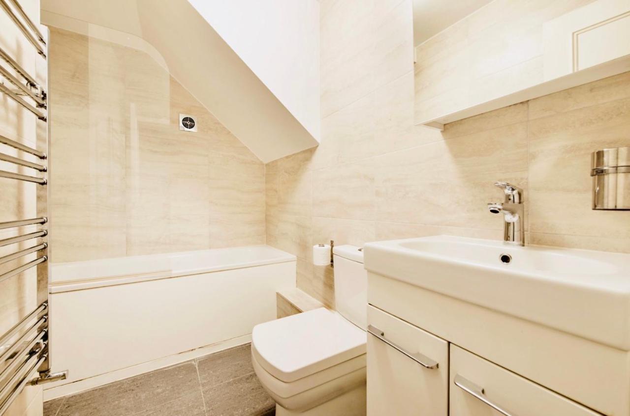 Spacious & Charming Garden Flat -zone 2- Great For Access