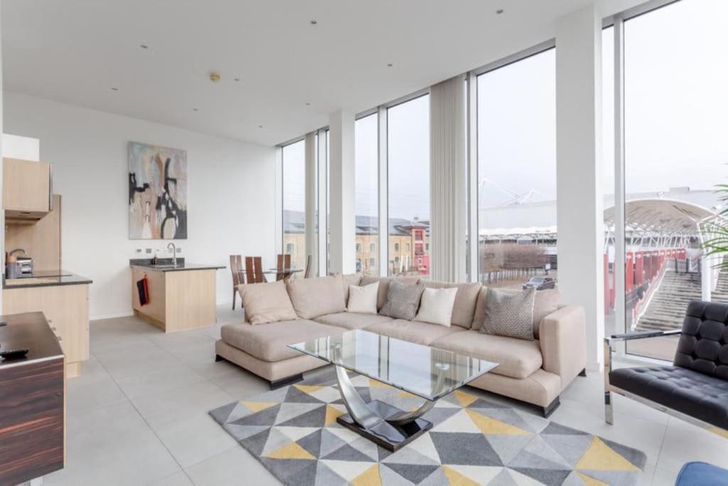 Luxury 1bed In Converted Warehouse Next To Excel Appartement *
