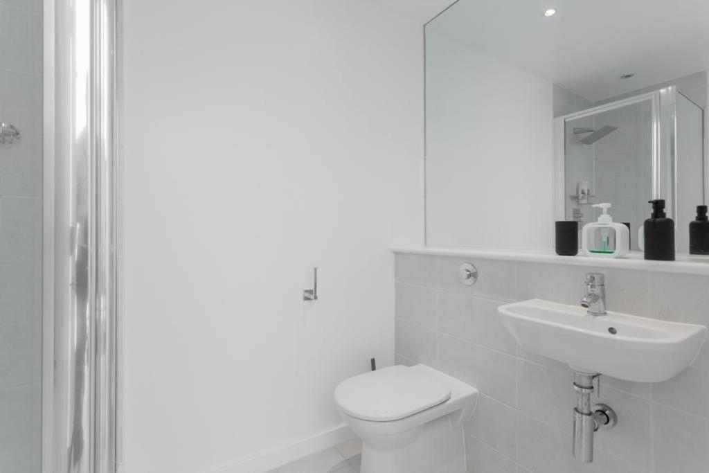 Luxury 1bed In Converted Warehouse Next To Excel *
