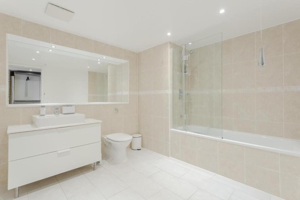Luxury 1bed In Converted Warehouse Next To Excel * Londres