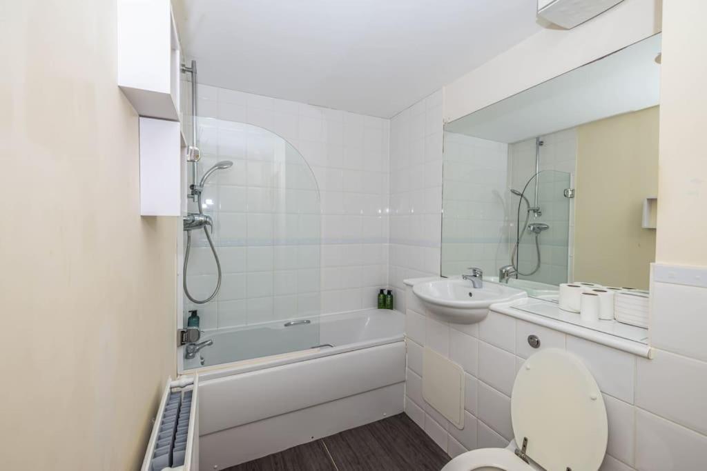 Apartment Pristine Relocation Pamers