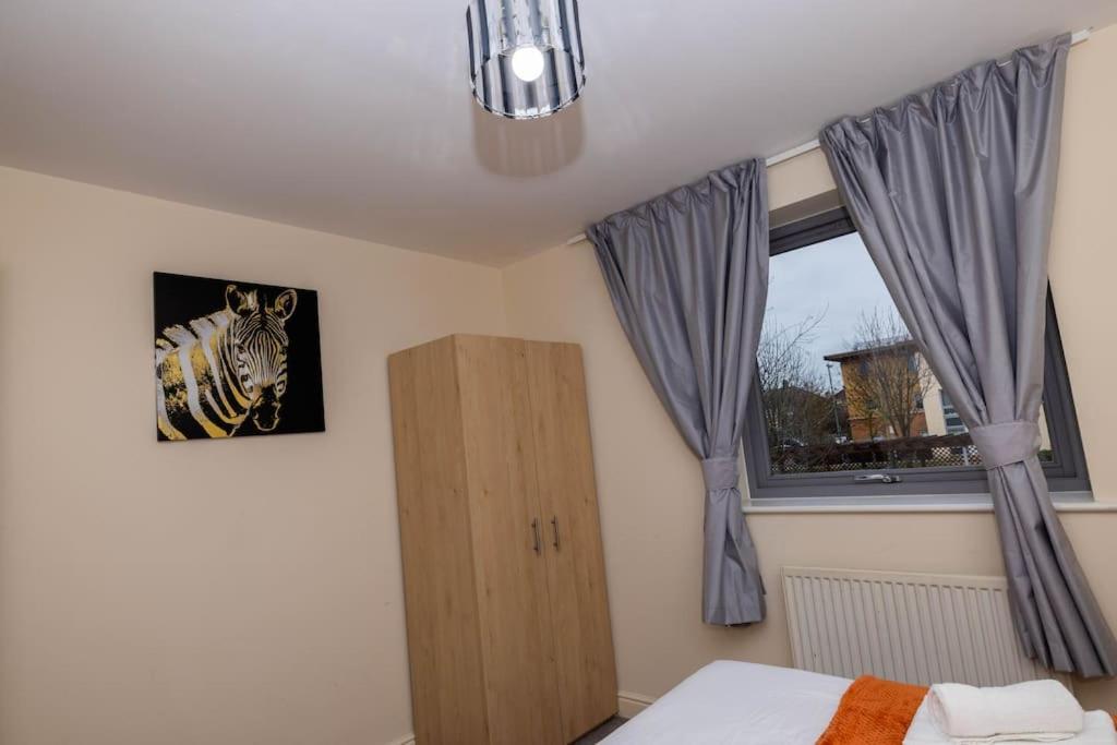 Pristine Relocation Pamers * London