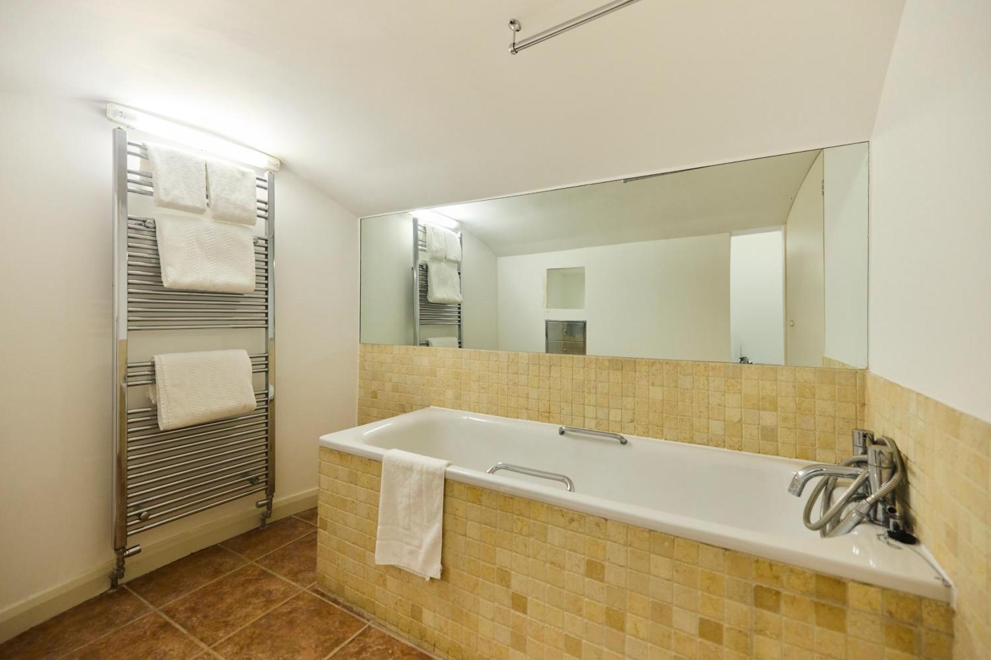 The Bayswater Gardens - Bright 3bdr Appartement Londen