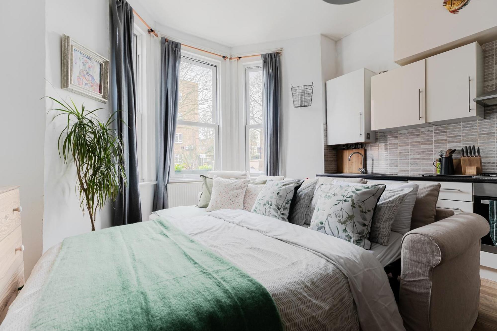 Arty Escape In - Zone 2 Apartment